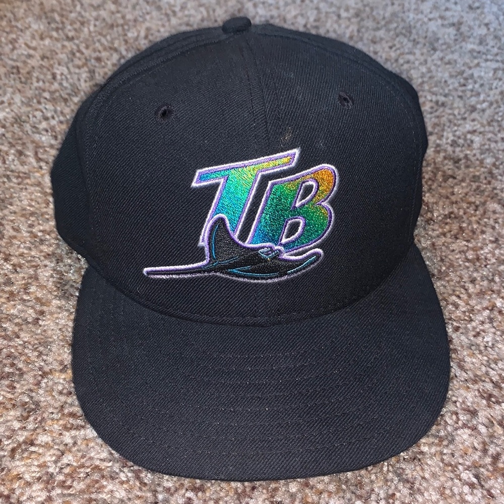Cool retro rays hat that i dont know how to style